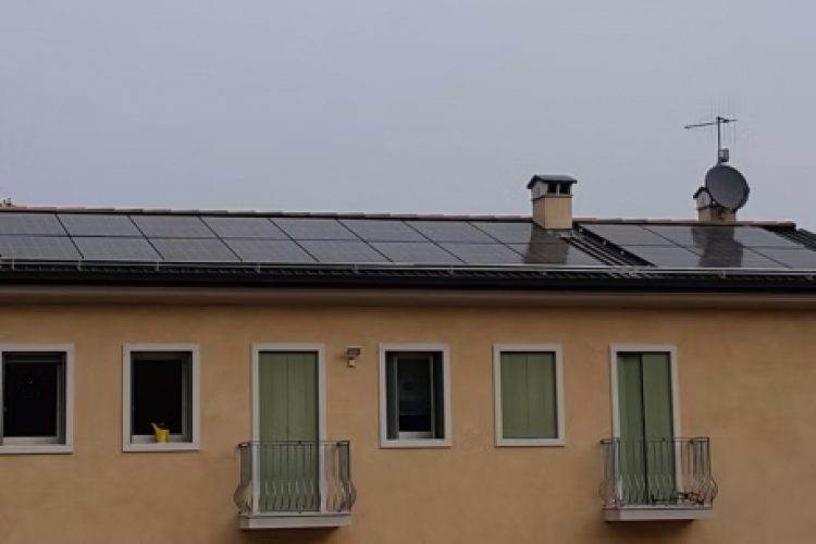 3 x 10,12 kWp + 90kWh batterie